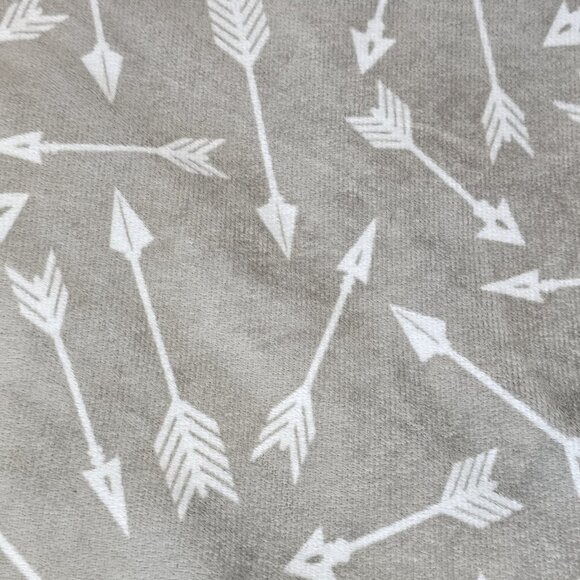 Hobby Lobby Creations By Grace BABY BLANKET Gray Arrows Minky Back Light Blue - Picture 4 of 7